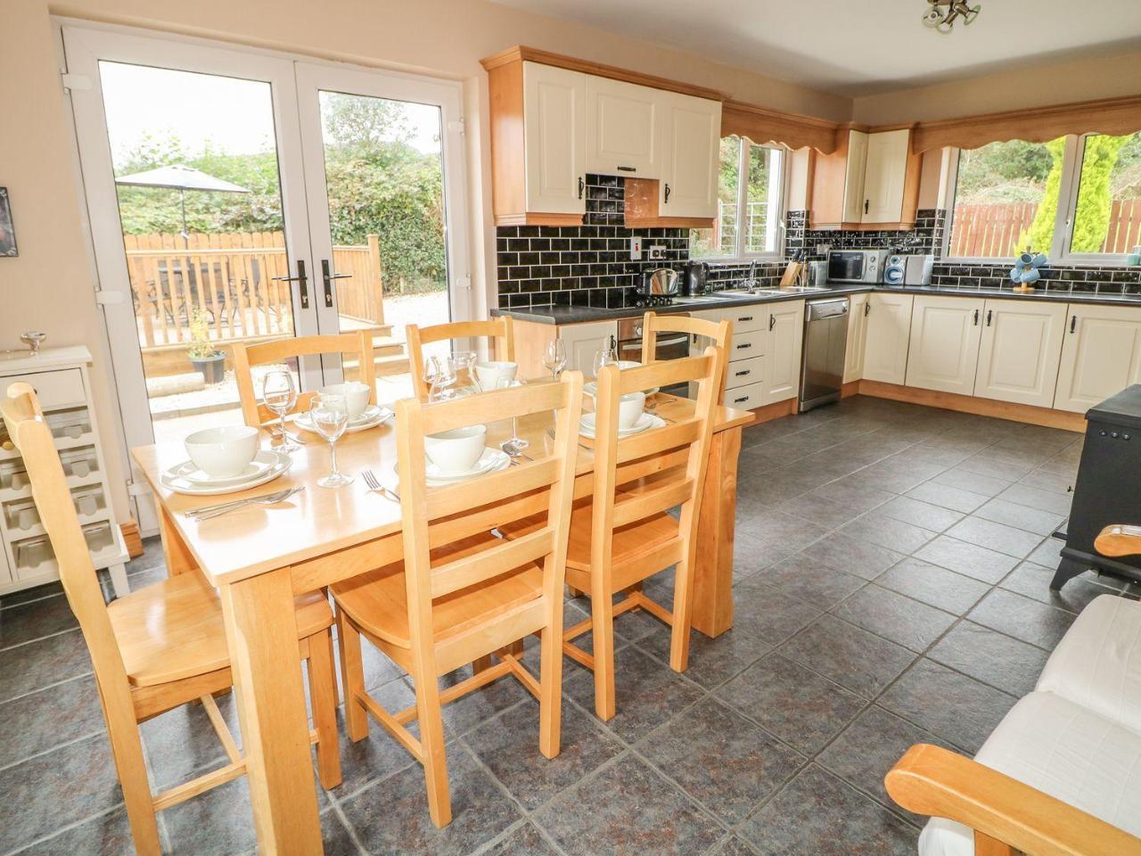 Kate'S Cottage ราทมัลเลน ภายนอก รูปภาพ