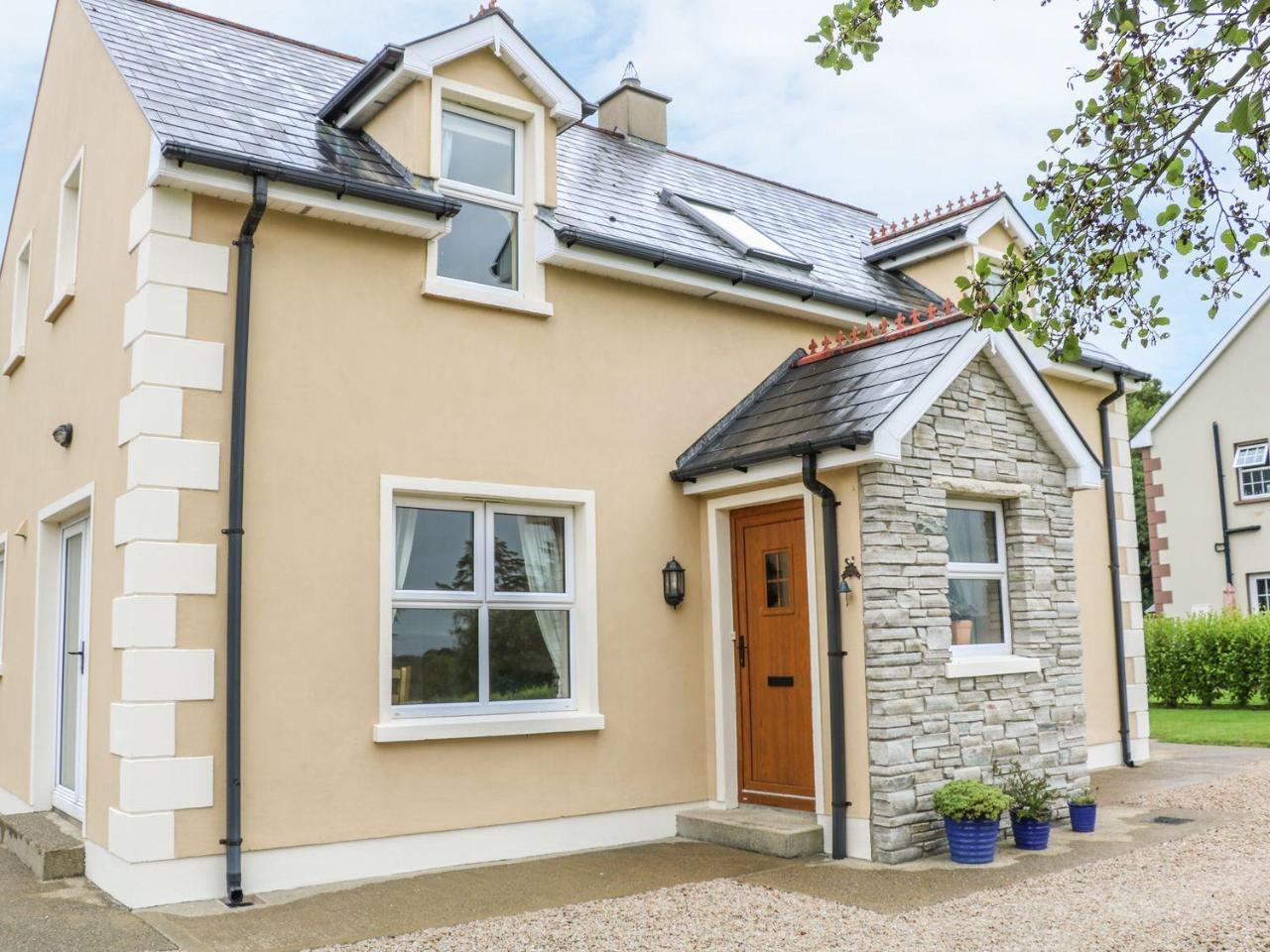 Kate'S Cottage ราทมัลเลน ภายนอก รูปภาพ